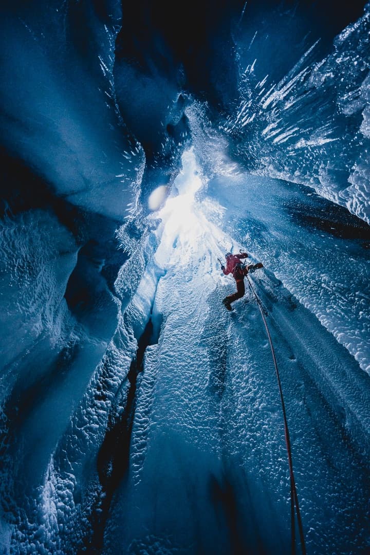 Escalade dans les moulins de la mer de glace